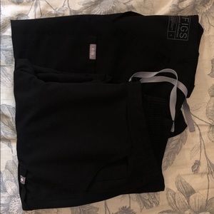 FIGS BLACK CATARINA TOP AND YOLA SKINNY SCRUB PANT